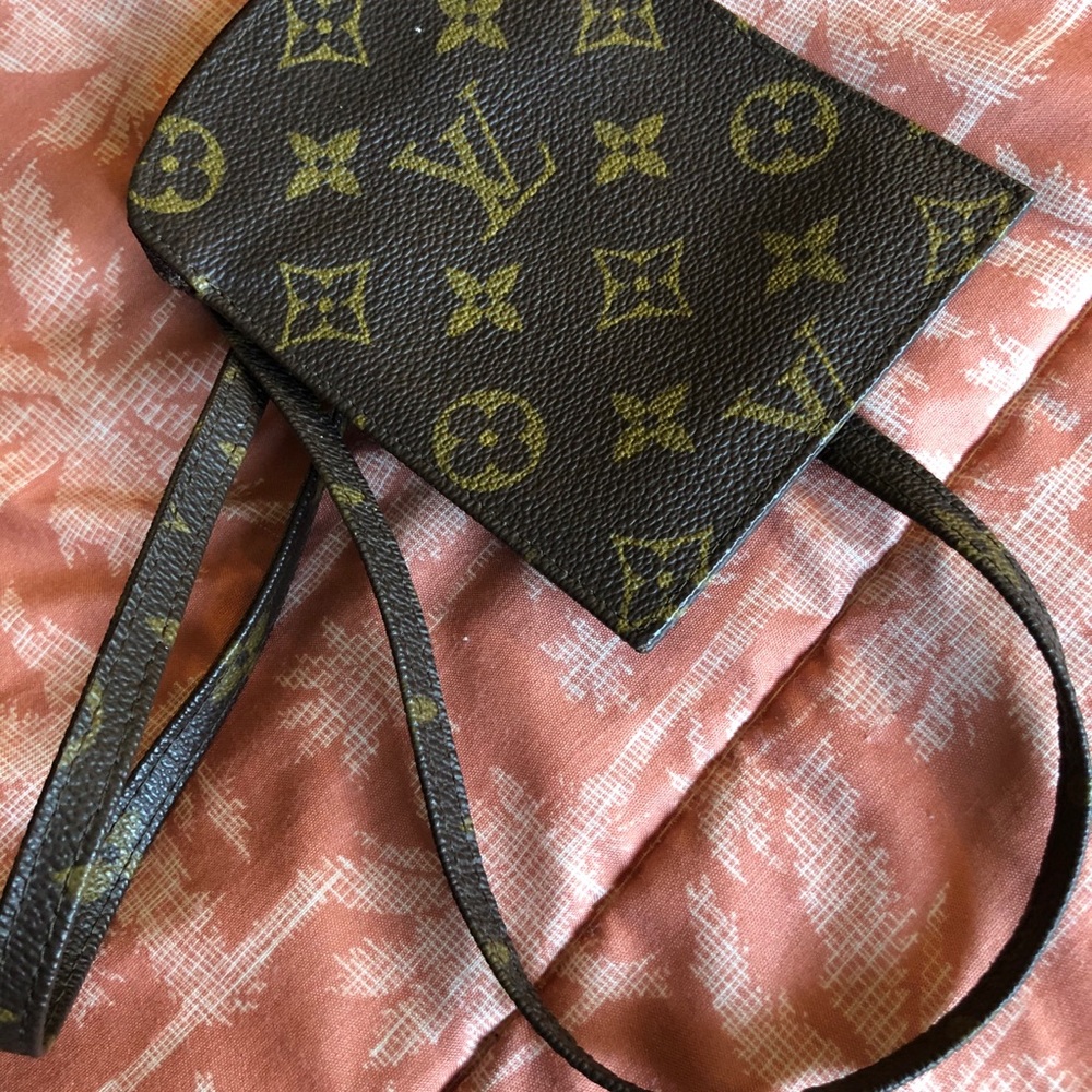 LOUIS VUITTON Mono Secret Passport Holder Wallet